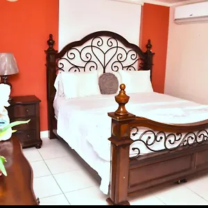 Royal Exquisite Deluxe Apartment